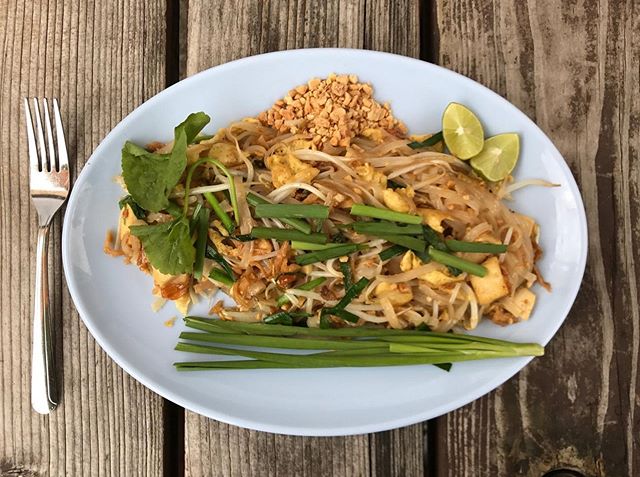 Post 10pm eats. #whiskeysodalounge // Phat Thai Thamadaa - Rice noodles cooked in rendered pork fat with tamarind, fish sauce, palm sugar, peanuts, dried tofu, dried shrimp, preserved radish, egg, garlic chives and bean sprouts. (Only available after 10pm)